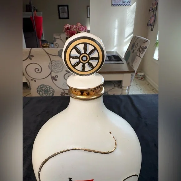 Rare Vintage Ceramic Liquor Decanter - Picture 3 of 8